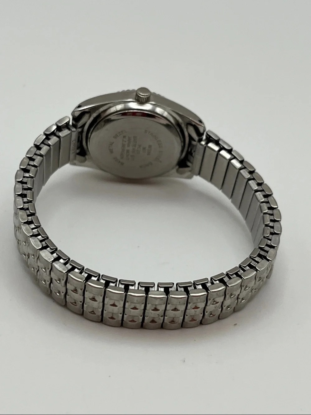 Silver Quartz Analog Watch with White Dial and Expandable Band